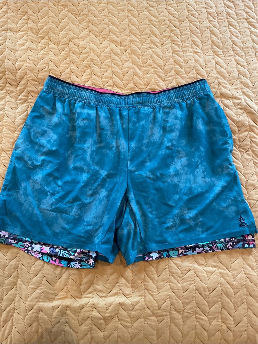 Men's Chubbies XL, Green Athletic Shorts with tropical pattern lining